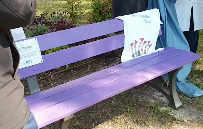 “Una panchina per la Vita” inaugurata nel giardino del Padiglione 8 “Oncologia”.
