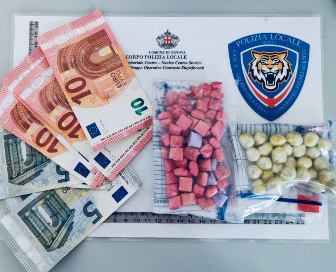 Arrestato dalla Polizia Locale: sequestrate oltre cento dosi tra eroina e crack