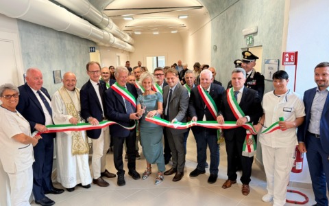 Sanità, inaugurata la casa di comunità di Pieve di Teco. Nicolò: “Nuovo punto di riferimento sanitario per la Valle Arroscia”.