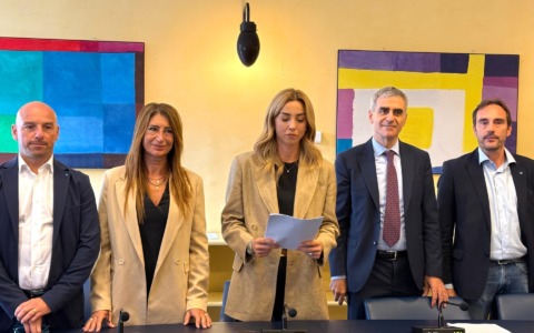 Lavoro, siglato il protocollo di relazioni sindacali tra Comune di Genova e Cgil Cisl Uil