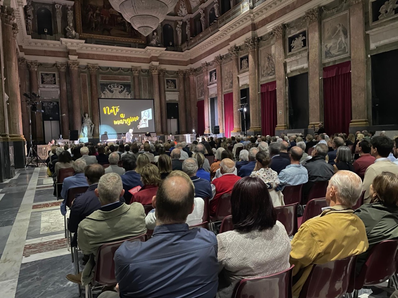 Tutto esaurito per Nicola Piovani a Palazzo Ducale di Genova: “Non avrei mai pensato che la musica sulla guerra della Notte di San Lorenzo fosse ancora così attuale”