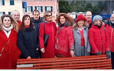 A Sturla una Panchina rossa contro la violenza sulle donne