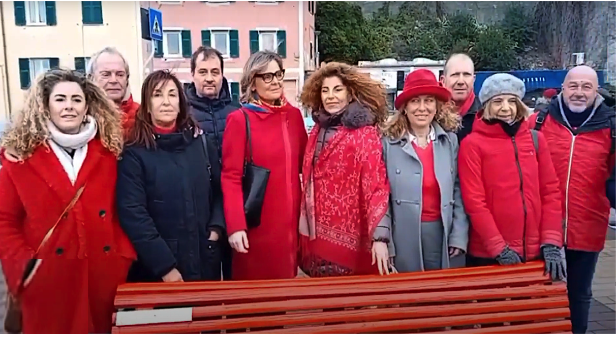 A Sturla una Panchina rossa contro la violenza sulle donne