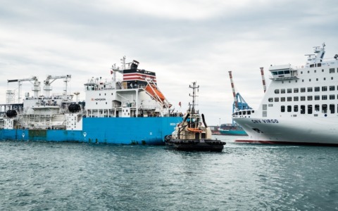 GNV e Axpo effettuano il primo rifornimento a GNL nel porto di Genova: passo avanti per la transizione energetica dei traghetti in Italia