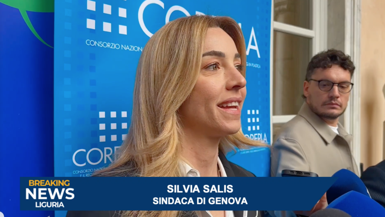 La differenziata è un gioco di squadra. Un derby, con Genoa e Sampdoria e le loro magliette, il Comune, AMIU e Corepla.