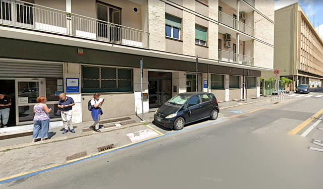 Giornalista aggredito in Via Archimede, furto con strappo davanti a diversi passanti che restavano a vedere.